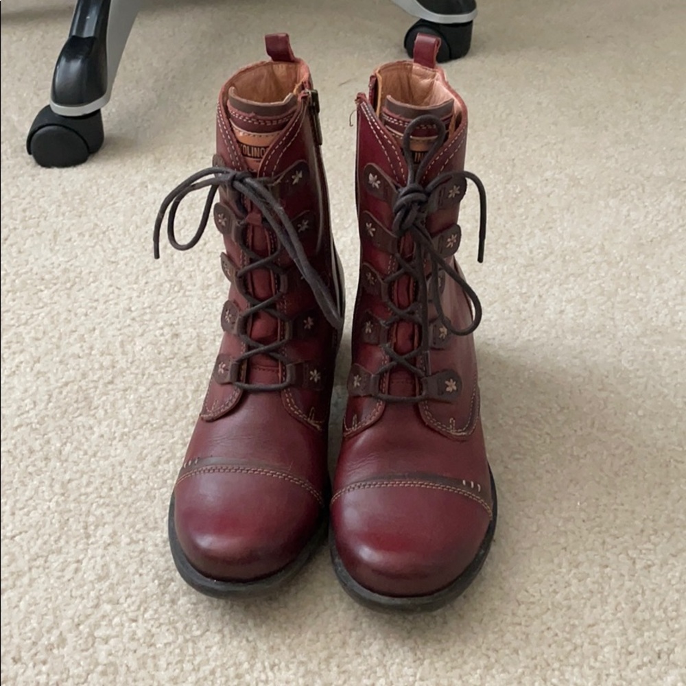 Pikolinos zip up boot